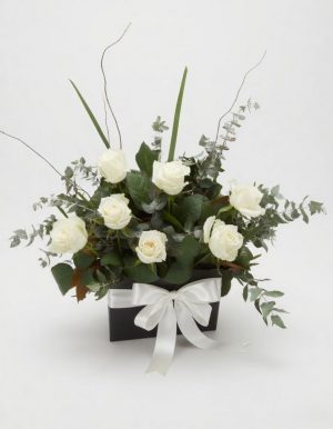 box of 7 roses – assorted colours-Fresh flower florist in Ringwood offering local delivery.