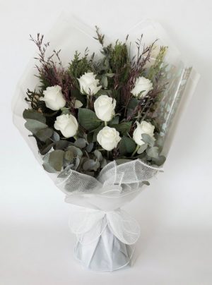 fresh white roses classic bouquet. Fresh flowers bouquet with Ringwood delivery