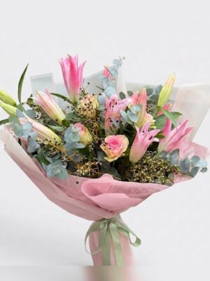 pastel lily & rose bouquet