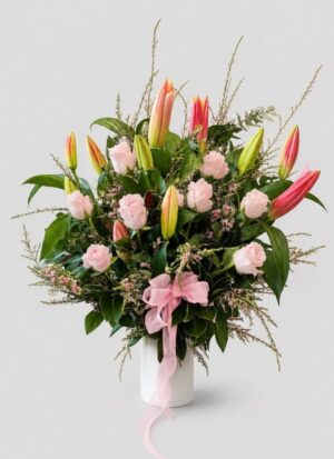 luxury lily & rose box